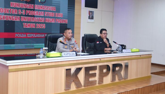 Bangun Sinergi Antara Dunia Akademik dan Institusi Kepolisian, Mahasiswa Program Doktor Ilmu Lingkungan UNP Kunjungi Polda Kepri