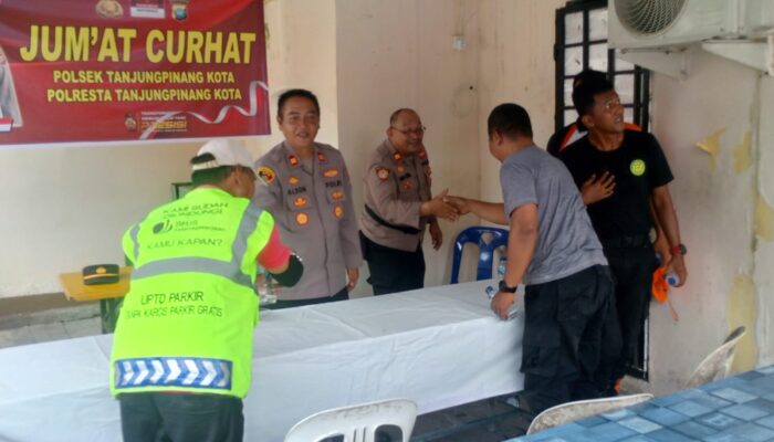 Jumat Curhat Polsek Tanjungpinang Kota, Tukang Parkir Keluhkan Banyaknya Masyarakat Tidak Bayar Parkir