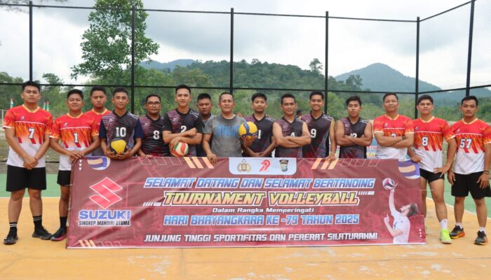 Pertandingan Volly Antar Satker Meriahkan Rangkaian HUT Bhayangkara ke-79 di Polres Lingga