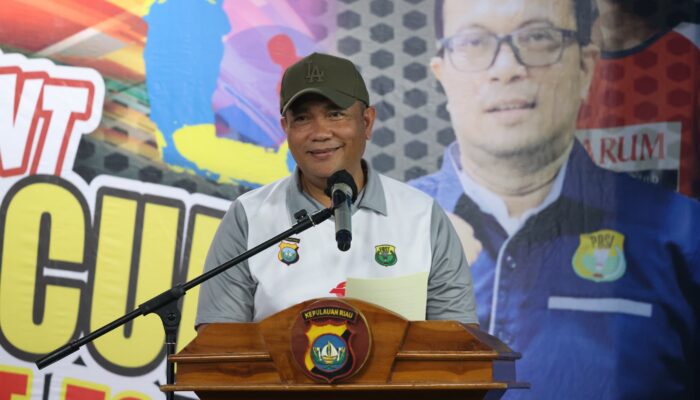 Kapolda Kepri Apresiasi Panitia Turnamen Badminton, Dalam Rangka Menyambut Hari Bhayangkara Ke-79