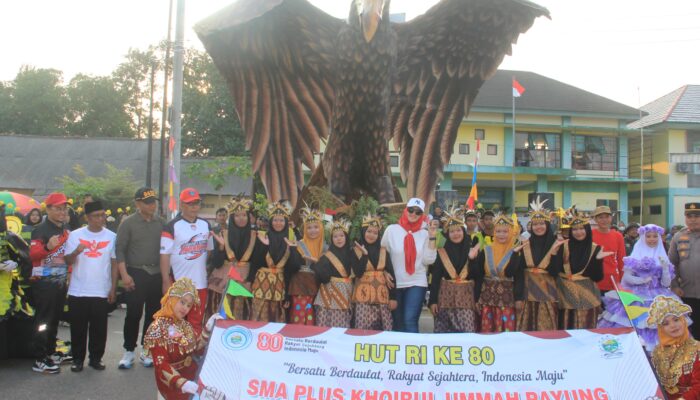 SMAS Plus Khoirul Ummah Payung Raih Juara 2 Pada Karnaval HUT RI ke-80