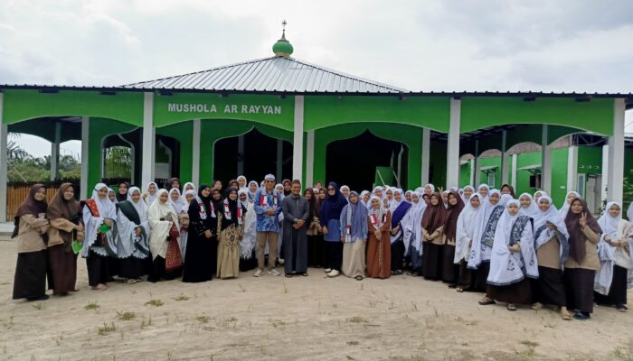 Dari DPD RI untuk Santri: Ust. Zuhri M. Syazali Ajak Generasi Muda Menuntut Ilmu di Pondok Modern Khoirul Ummah Payung
