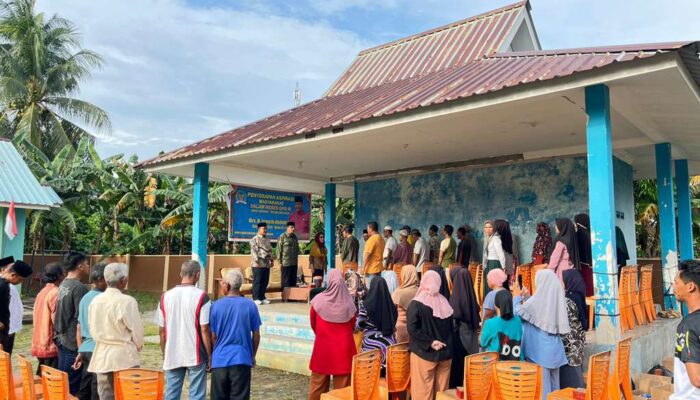 Ismeth Abdullah Tampung Aspirasi Warga Selat Bintan Kabupaten Bintan