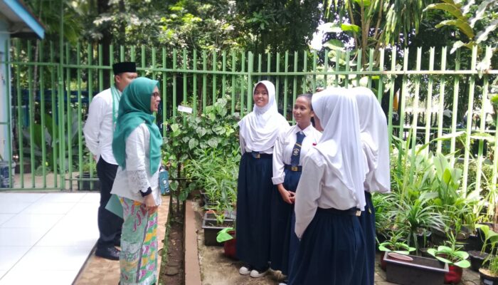 Tim Verifikasi Lapangan, Tinjau Program Lingkungan di SMPN 12 Jakarta Selatan