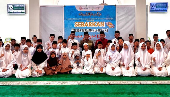 Liburan Sekolah, Anak-Anak Santri Masjid Jami’ Nurul Iman Mendekatkan Diri Kepada Al-Qur’an