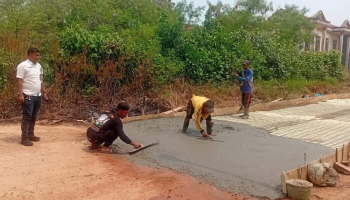 Perbaikan Jalan Gang Putri Mayang Sari IV Kampung Bulang Dimulai, Anggaran ADK Capai Rp95,3 Juta