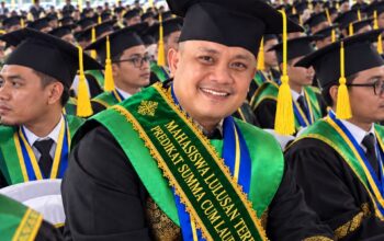 Dasril, Anggota DPRD Tanjungpinang Meraih Prestasi Lulusan Terbaik Magister Ilmu Lingkungan